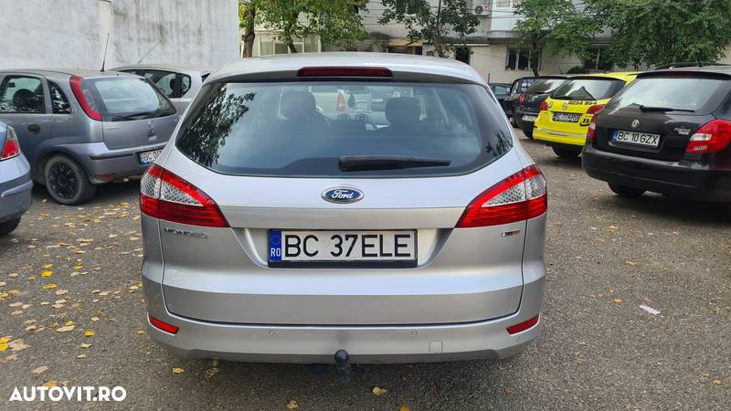 Ford Mondeo 2.0 TDCi Ambiente - 11