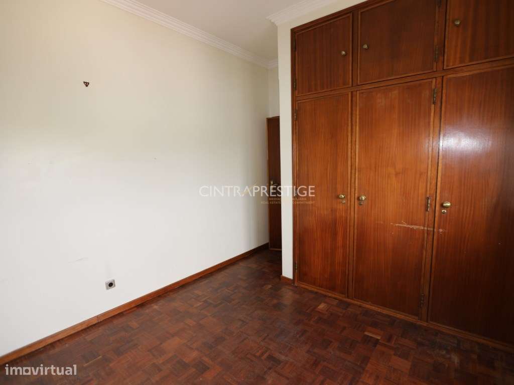 Moradia Isolada de 7 Assoalhadas em Montelavar - Sintra-22