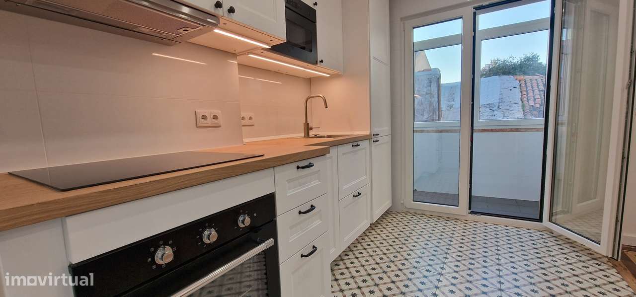 T2 na Ajuda, Elegância Moderna no Coração de Lisboa - Grande imagem: 2/13