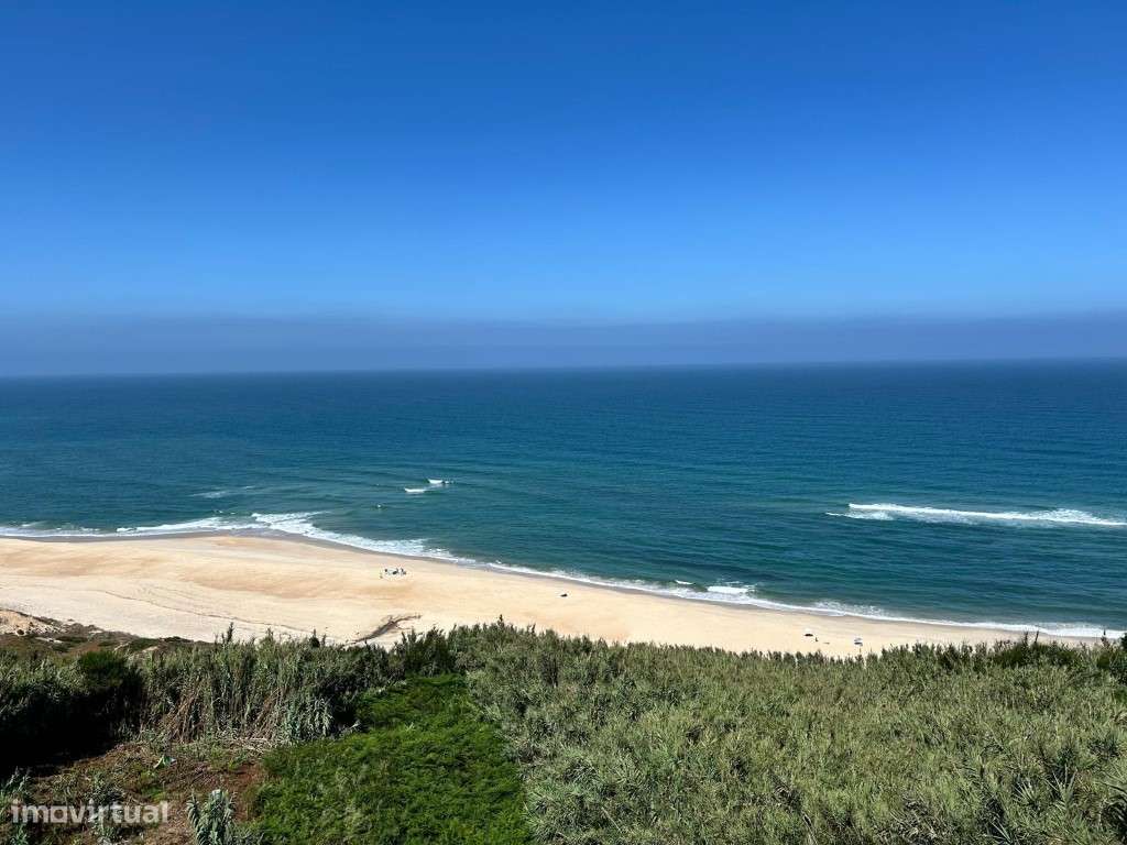 Moradia isolada V2+2 com vista mar na Praia da Légua-40