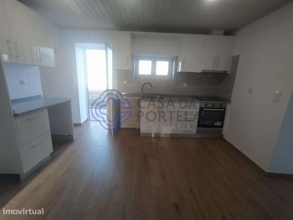 Moradia rés chão T2 e terreno a 10 minutos da cidade de Tomar - Grande imagem: 5/36
