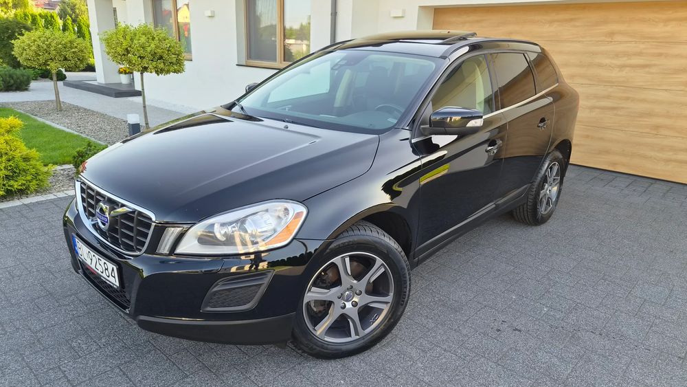 Volvo XC60 I (2008-2017) D4 Momentum 2011