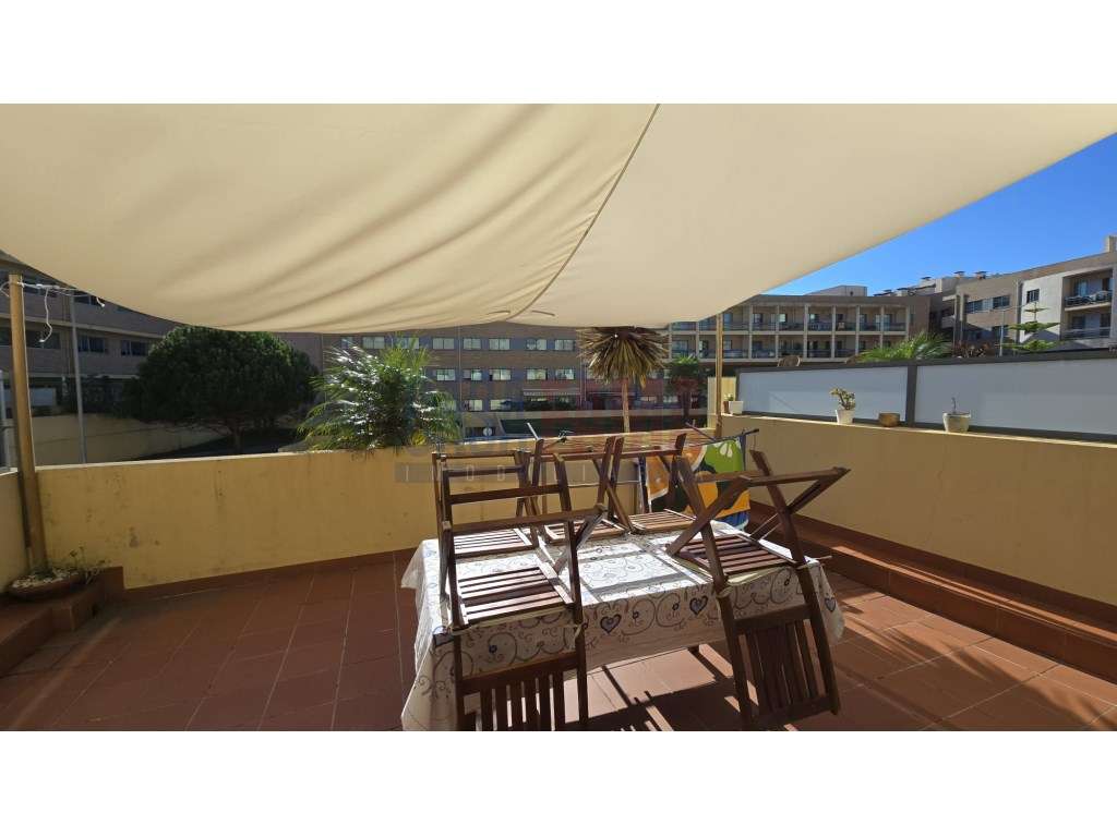 Apartamento T2+1 com Terraço e Piscina - Póvoa de Varzim-17