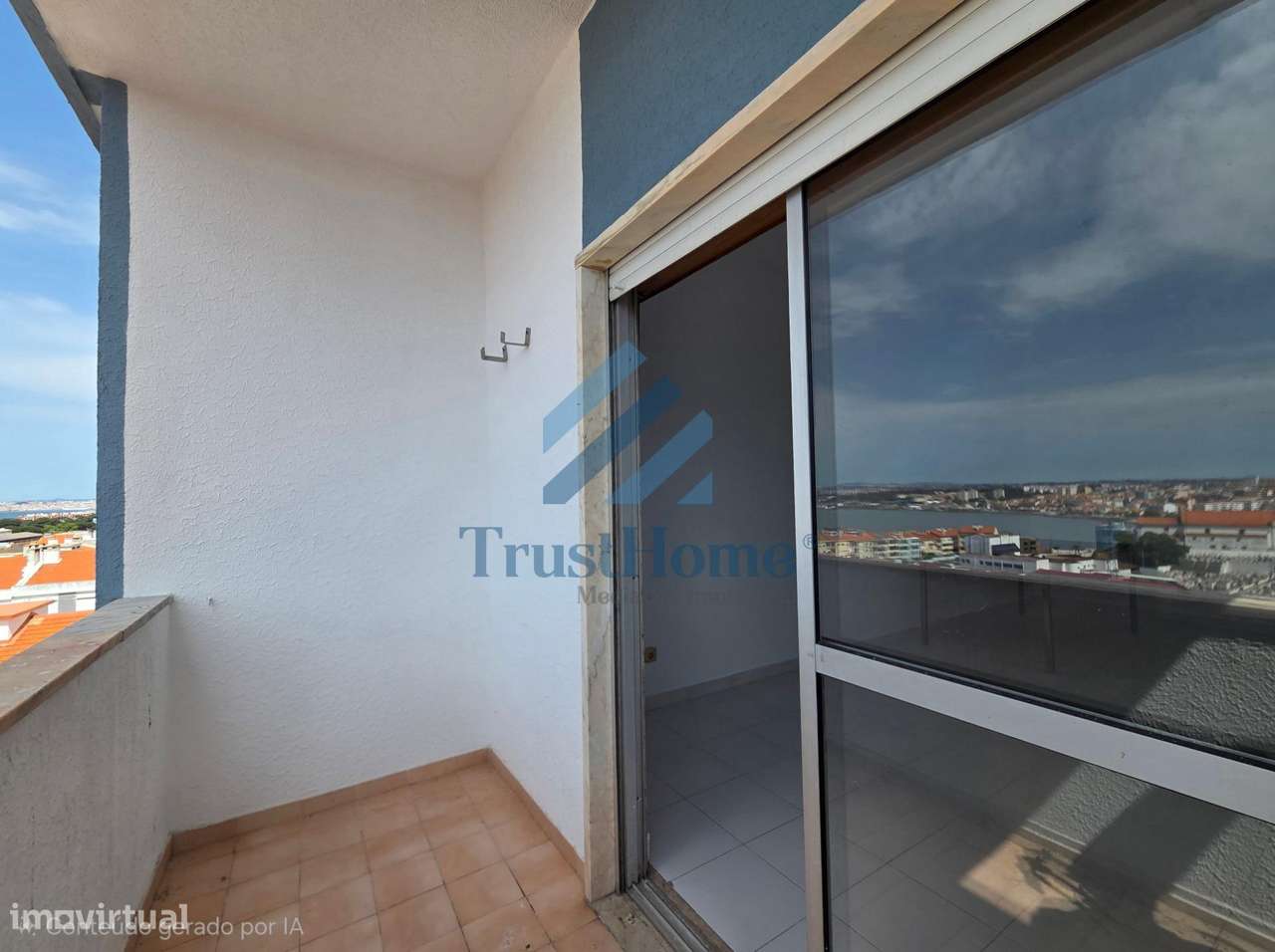 T2 no centro da Arrentela perto da Baia, a 2,5km da estação de...-8