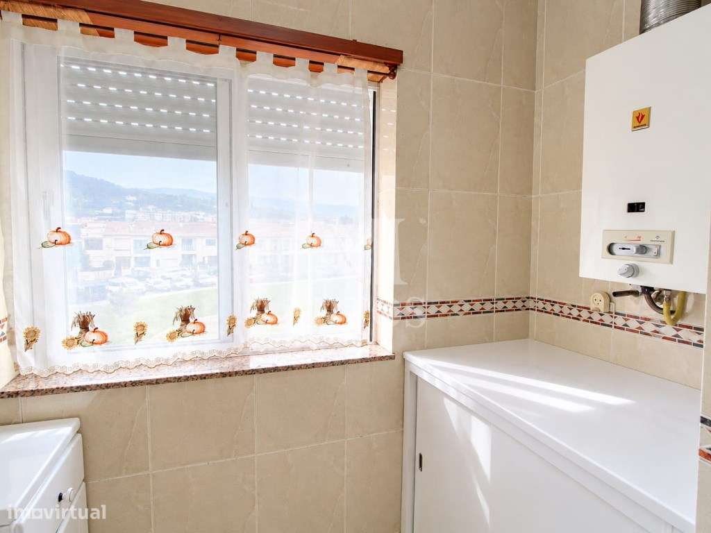 Apartamento T1+1 no Coração de Valongo com Garagem e Lareira-4