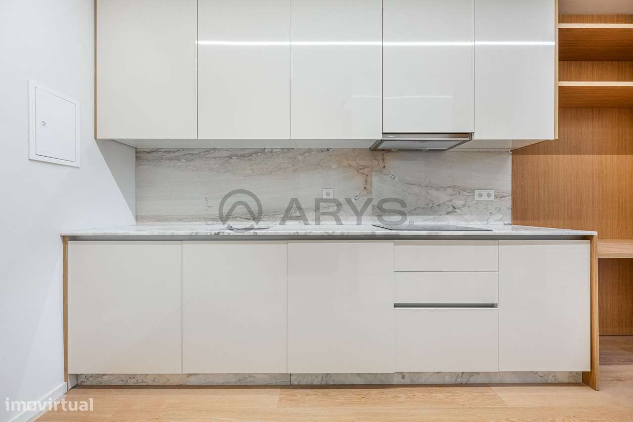 Apartamento T0 Remodelado com Terraço no Centro de Braga-2