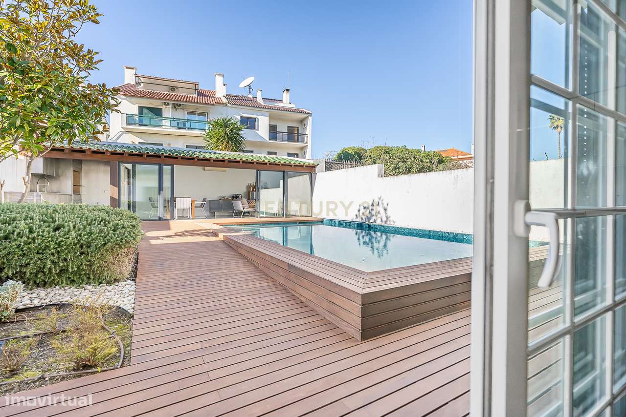 Moradia de Luxo T4 com Piscina e Jardim em Alvalade-16
