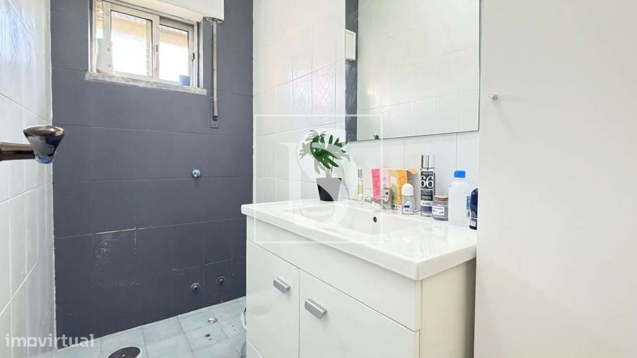 Apartamento T2 com Varanda e Arrecadação na Moita-12