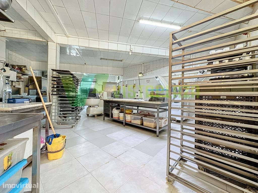 Moradia M3 e Fabrica de Bolos em Funcionamento, Portimão - Grande imagem: 5/21