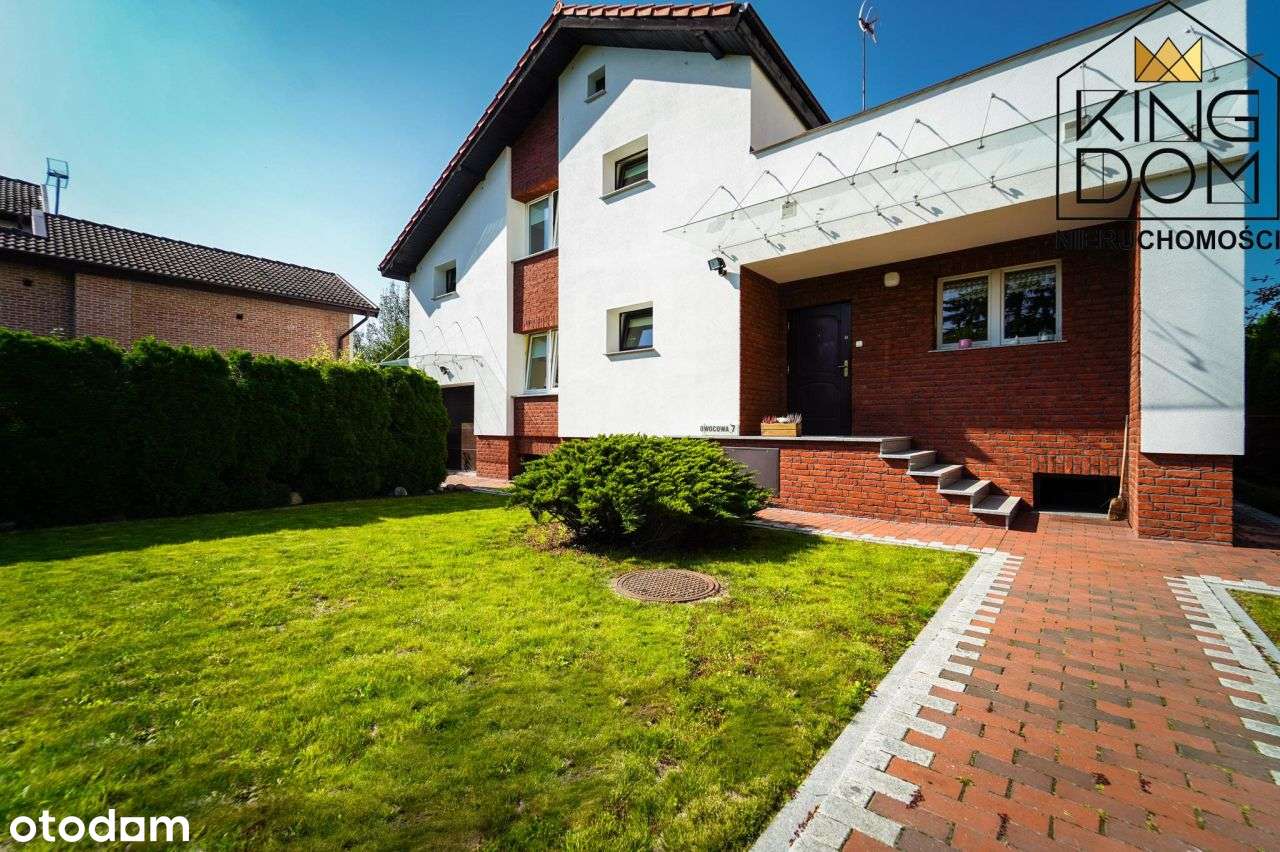 Ekonomiczny dom jednorodzinny z ogrodem i garażem - Pełny obrazek: 1/20