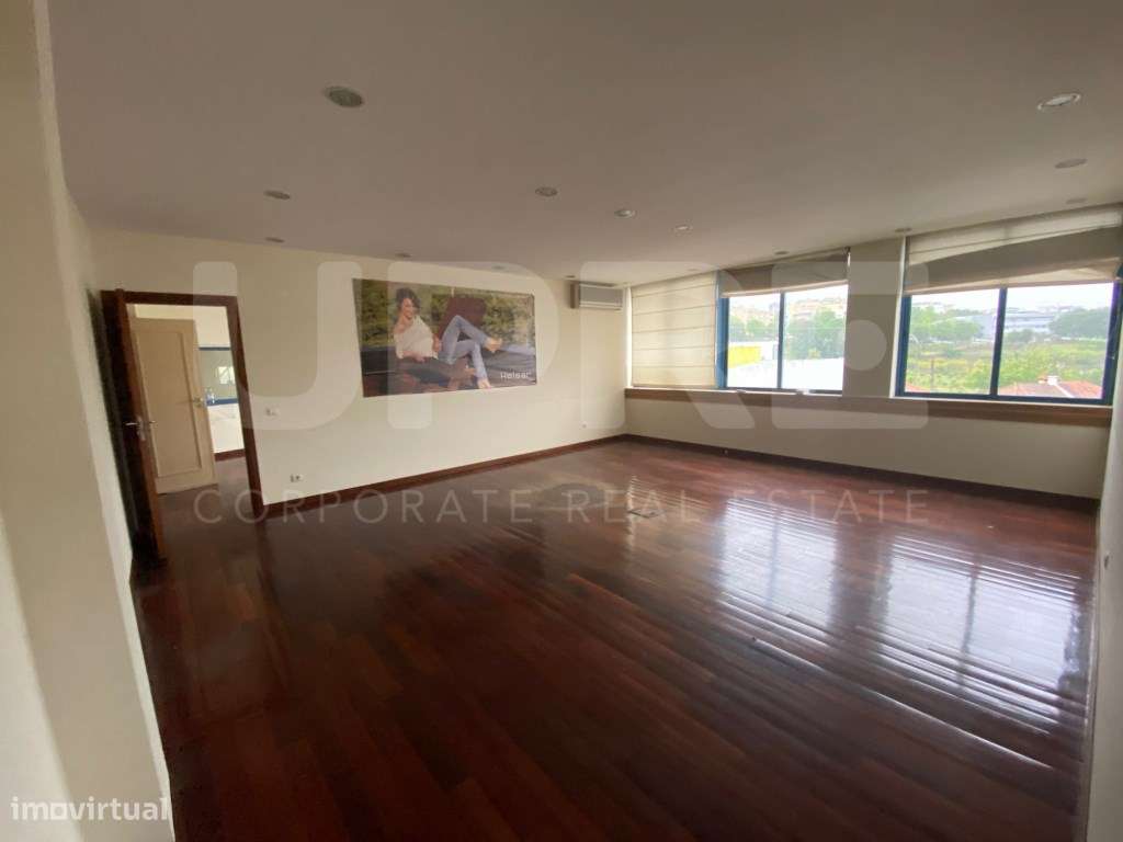 VENDE | Armazém Industrial | S. João Madeira-5