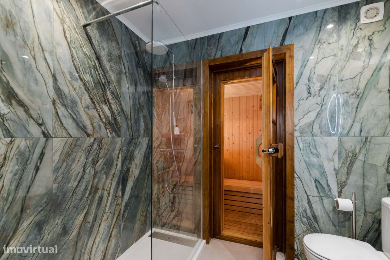 Viva o Sonho de Cascais: Duplex Exclusivo com Vista Mar!-27