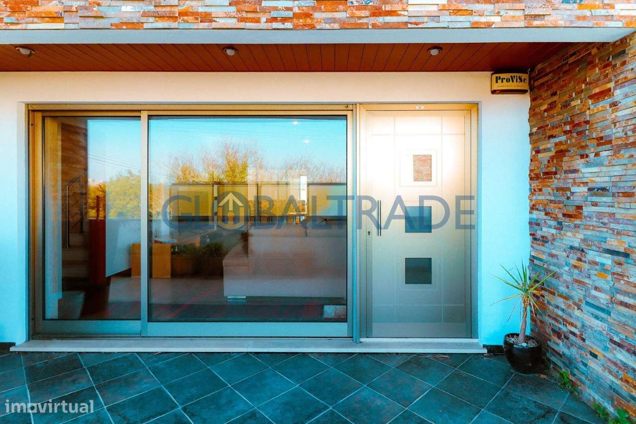 Moradia T3 com Terraço em Valbom-10
