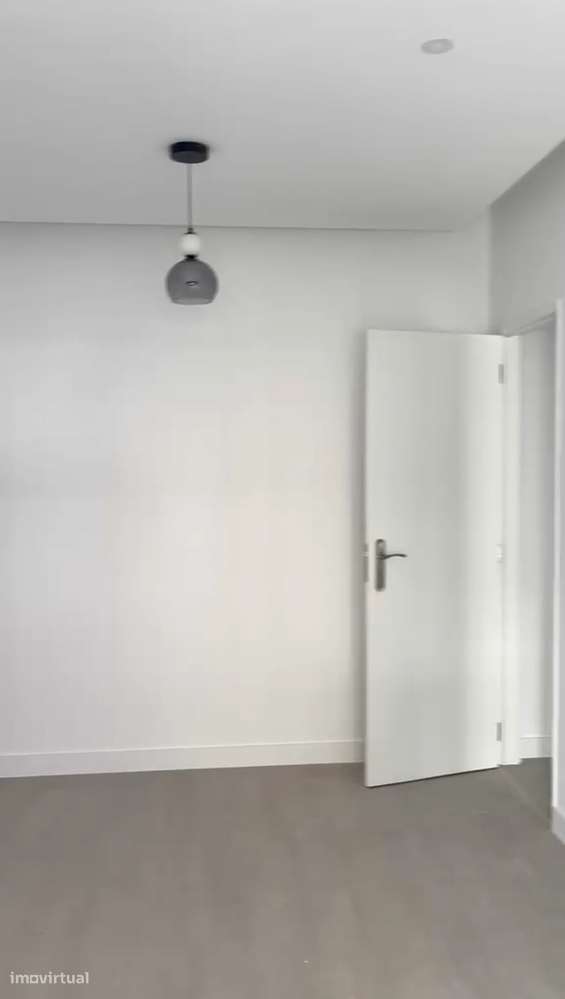 Venda de Apartamento T1 (2 assoalhadas) a Estrear, Apelação, Loures.-3
