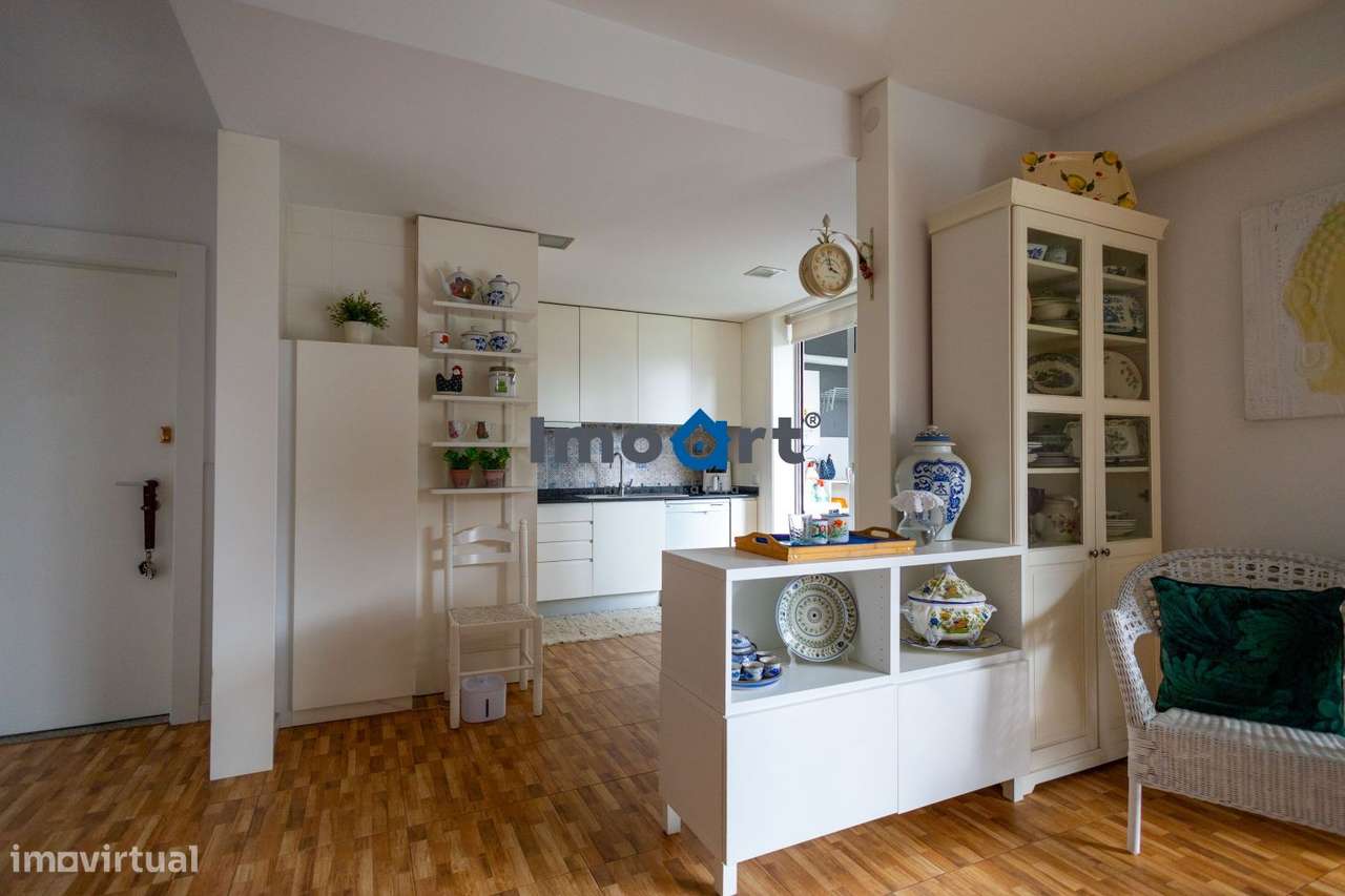 T2 RENOVADO COM VARANDA EXCECIONAL NA PRELADA !-28