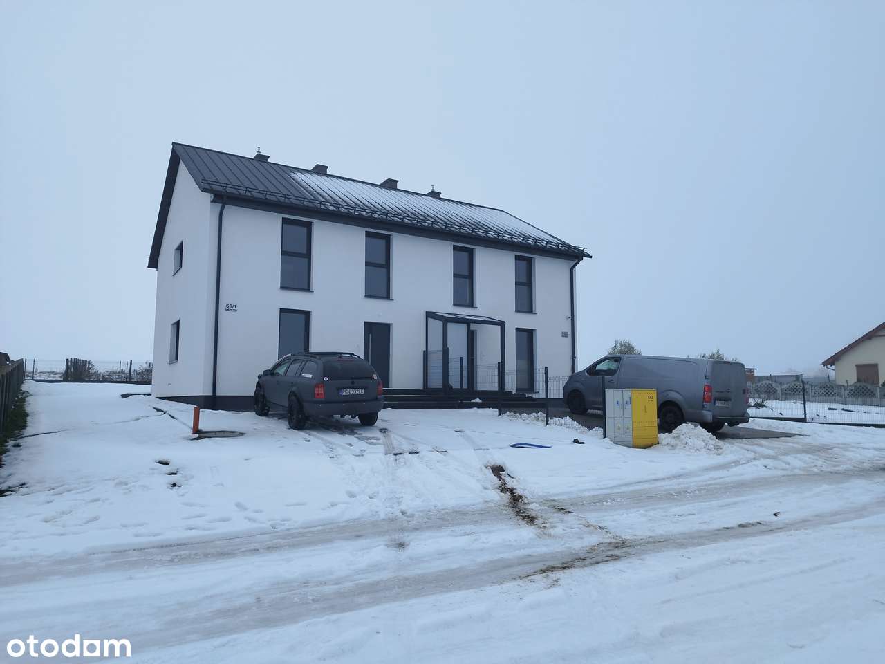 Nowoczesny dom w zabudowie dwulokalowej blisko lasu i jezior Lewa str - Pełny obrazek: 1/11