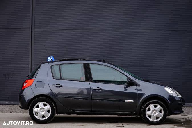 Renault Clio - 9