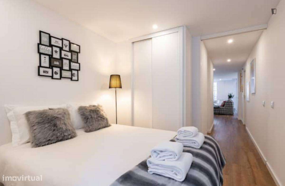 Apartamento com 1 quartos - localizado em Sé Porto - Grande imagem: 4/10