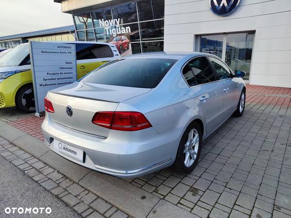 Volkswagen Passat 2.0 TDI Comfortline DSG - 8