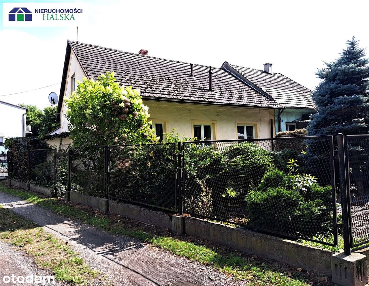 Mały dom w Brzeszczach w cenie mieszkania!-0