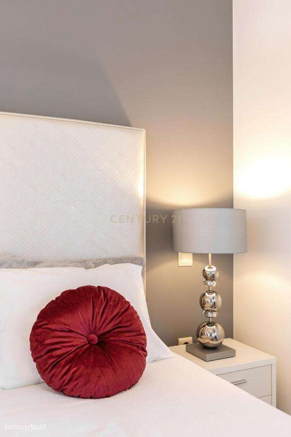 Apartamento T2 para Arrendamento Anual - Piscina- Garagem - Nazaré - Grande imagem: 4/28