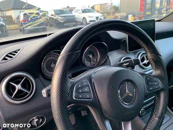 Mercedes-Benz CLA 250 7G-DCT - 13