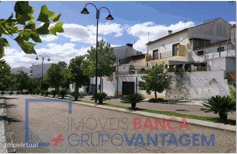 Moradia T2, (parte indivisa correspondente a 50%), em banda, no Bai... - Grande imagem: 4/8