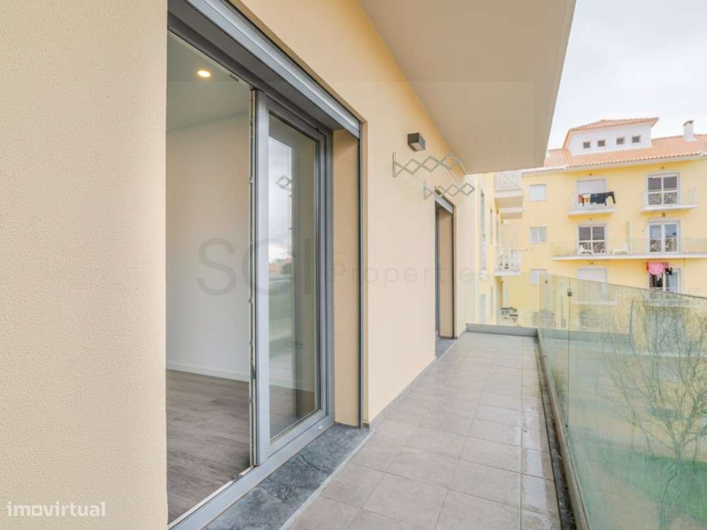 Apartamento T2 Garagem e Arrecadação Sobreda-26