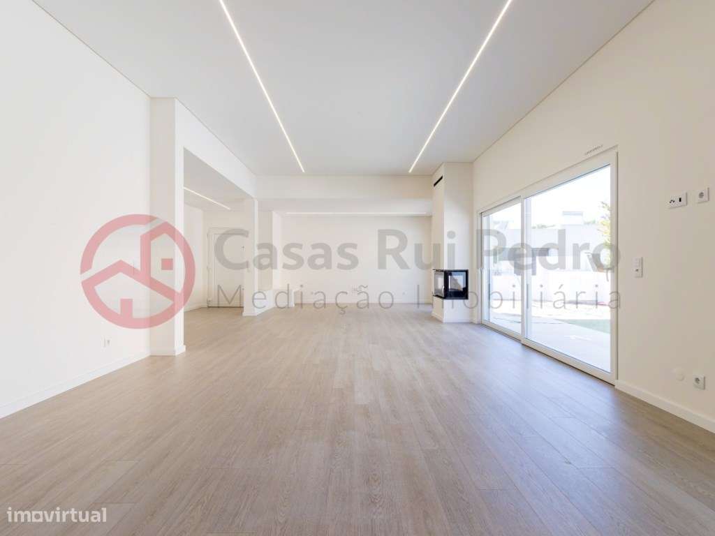 Moradia Térrea Geminada T1+2 com Pérgula - Grande imagem: 3/16