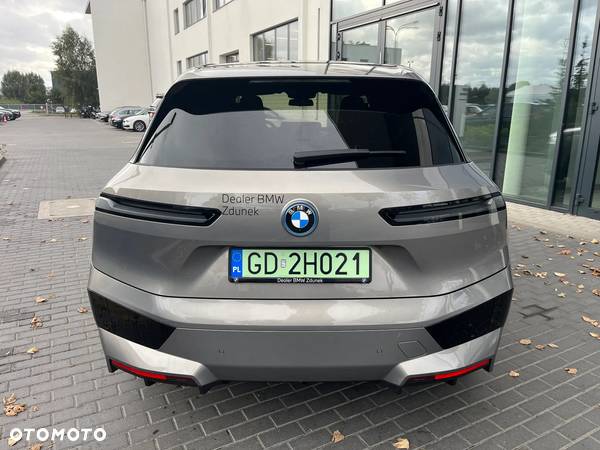 BMW iX xDrive40 Signature - 6