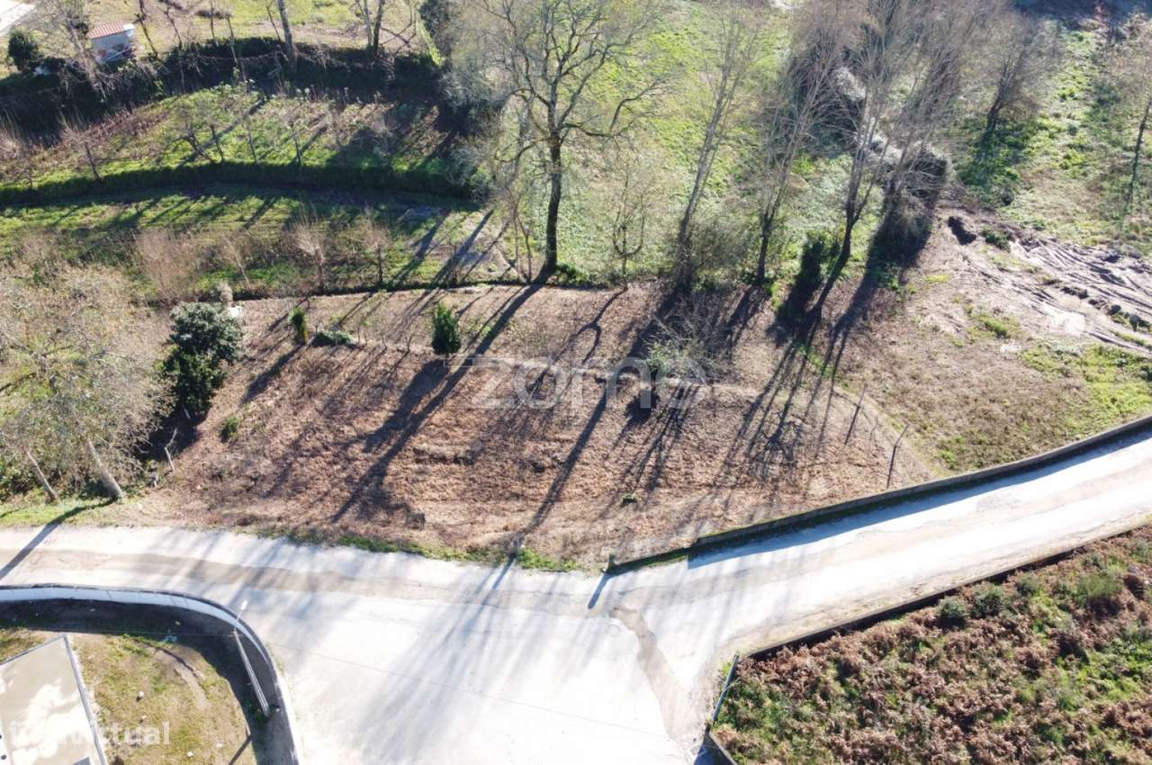 Terreno à Venda em Turiz, Vila Verde - Grande imagem: 1/15