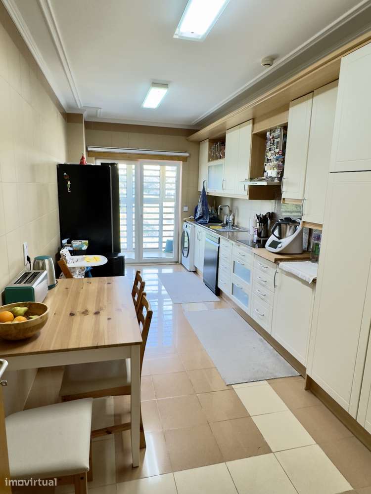 Magnífico T4 Duplex no Forte da Casa-7