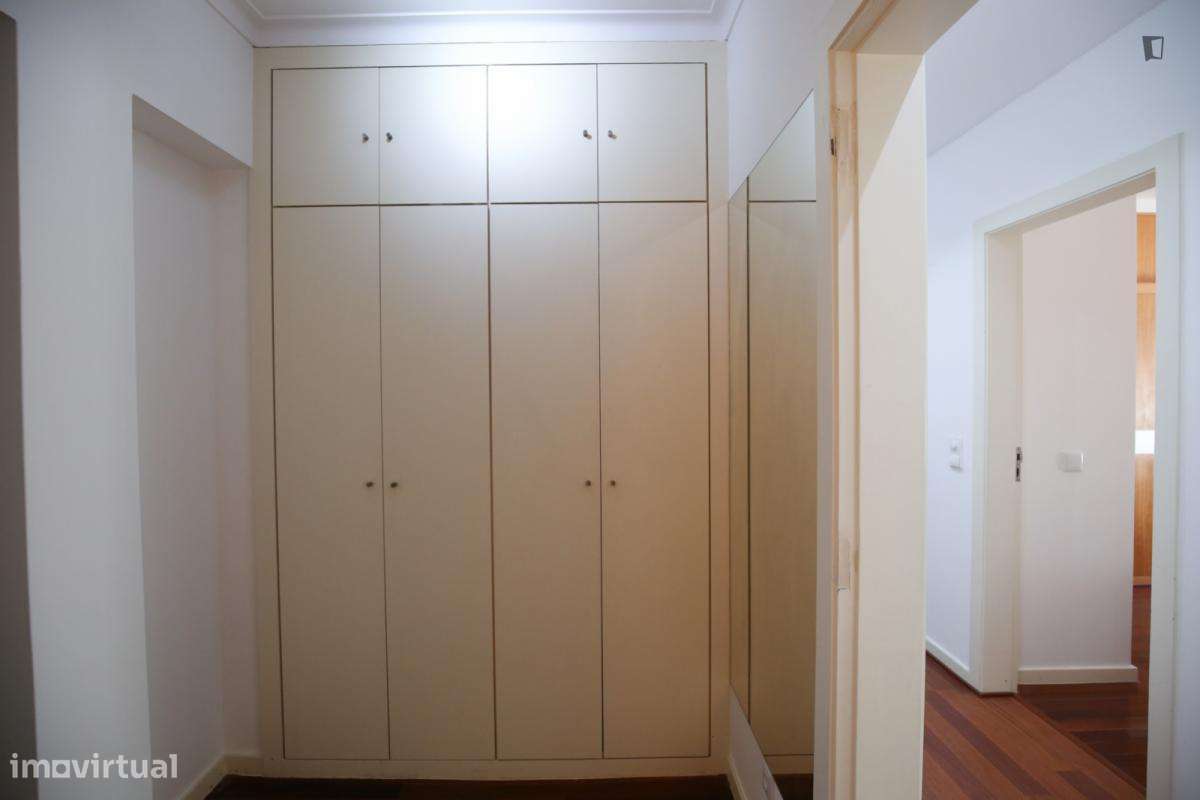 Quarto - localizado em Olaias Lisbon - Grande imagem: 1/6