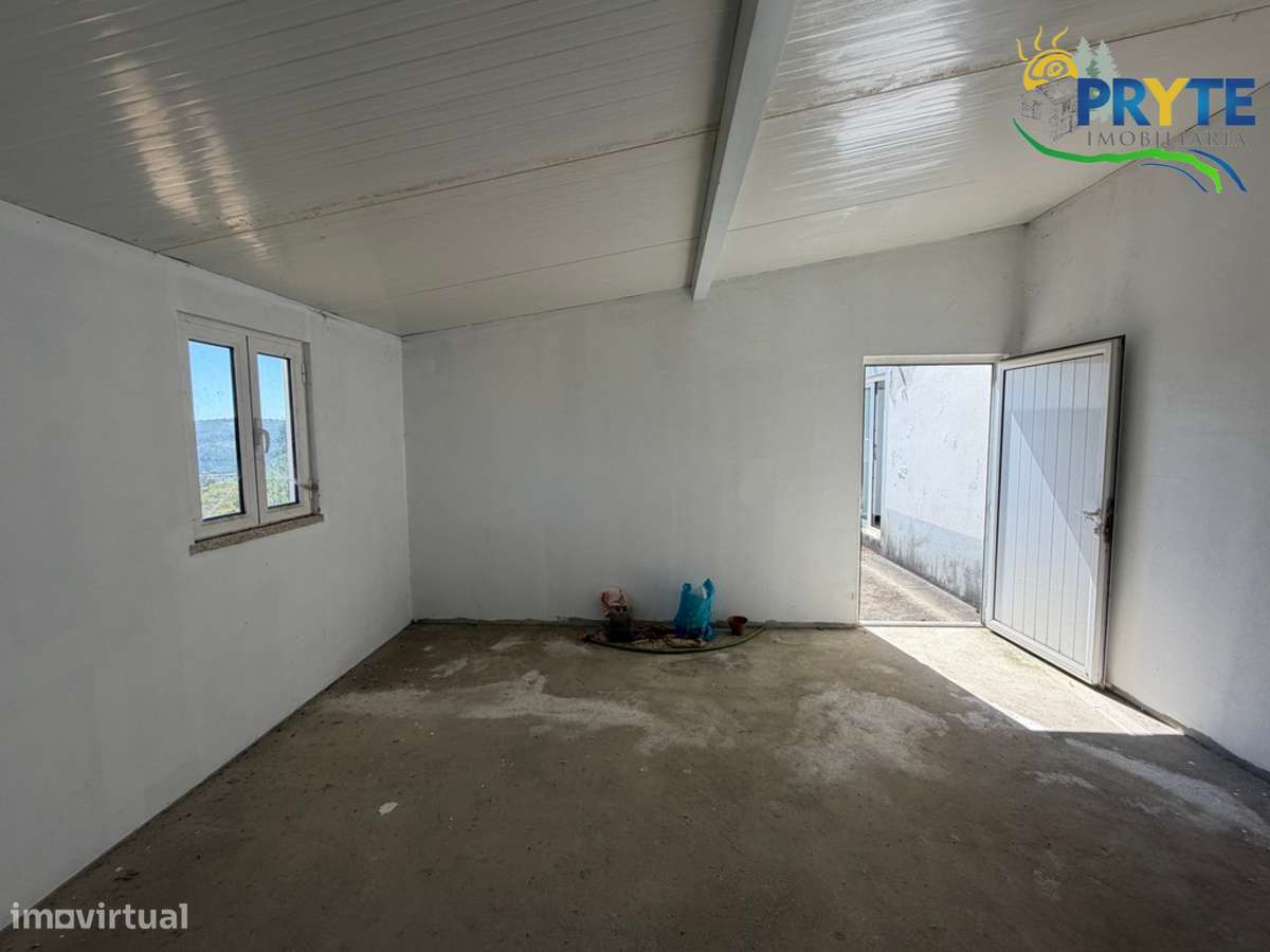 Quinta com moradia T3 , anexos e ruínas em Pedrógão Grande-42