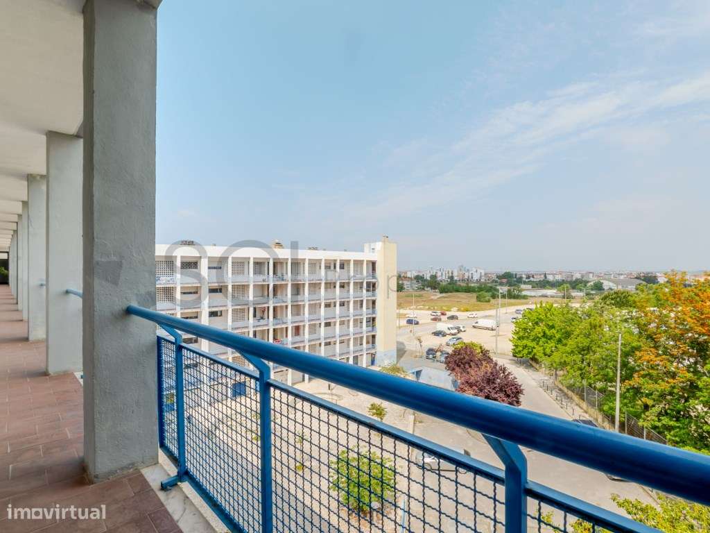 Apartamento T2 Totalmente Remodelado com Elevador - Barreiro-35
