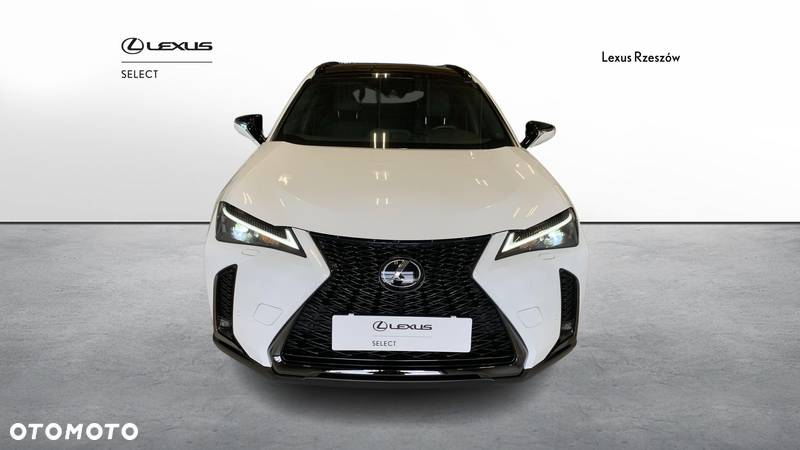 Lexus UX - 8