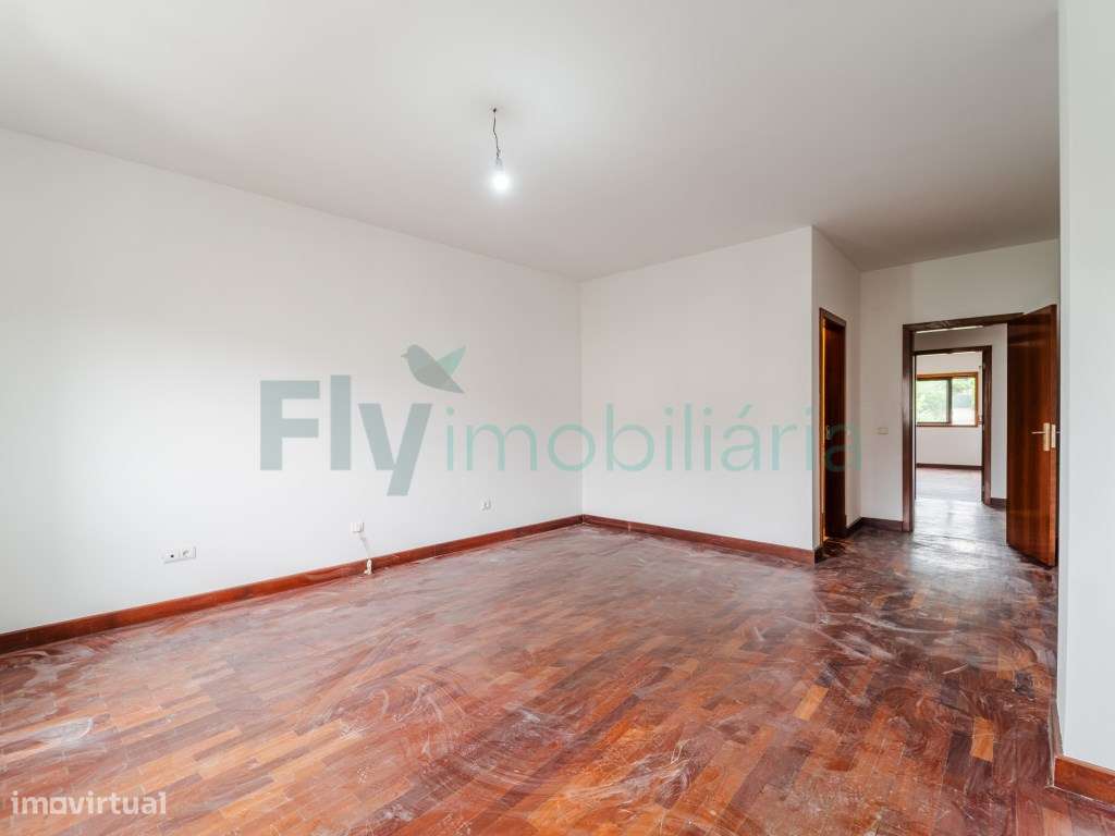 Excelente Apartamento T4 com Suite e Lugar de Garagem para 2 Carros-48