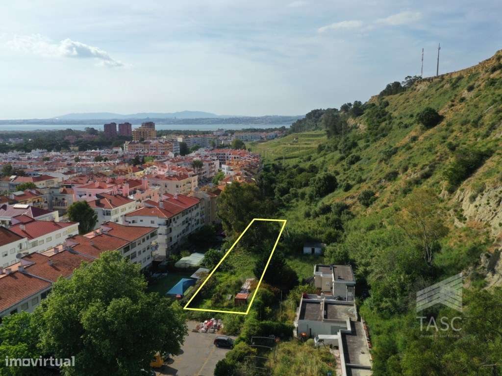 Lote para Prédio de apartamentos na Caparica - Grande imagem: 2/9