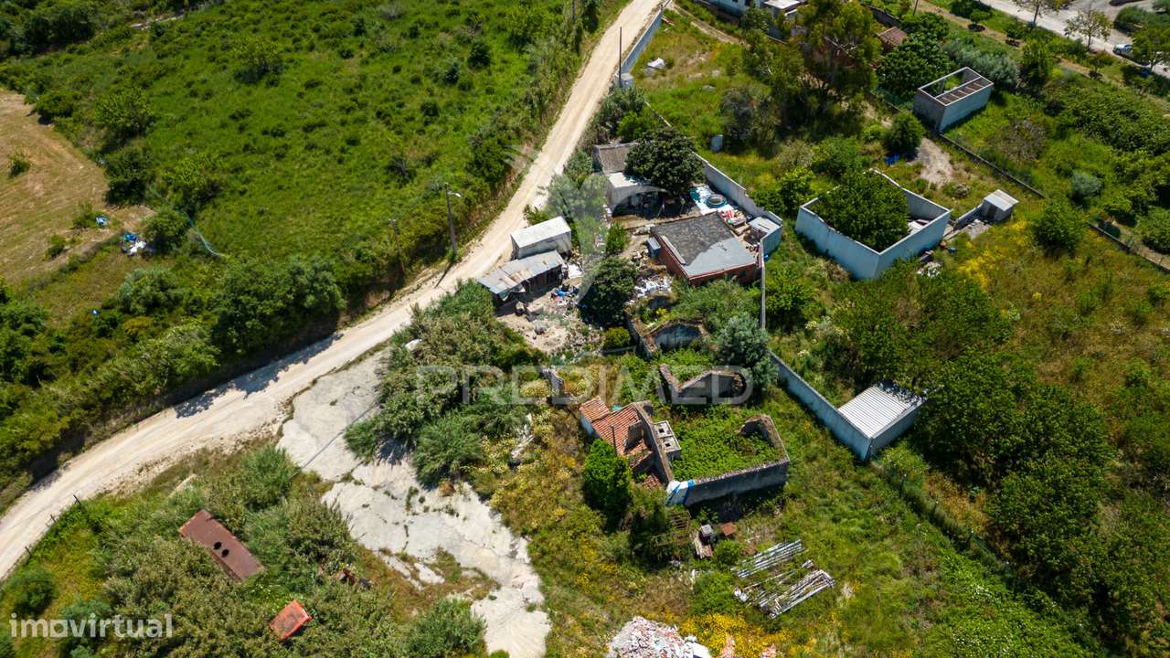 Terreno Urbano com Ruína para Construção de Moradia em Alenquer - Grande imagem: 3/15