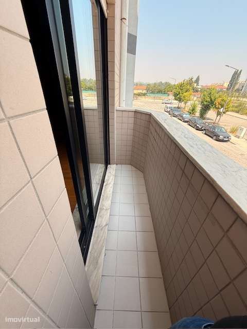 Apartamento T2 com lugar de garagem no Porto - Ramalde-5