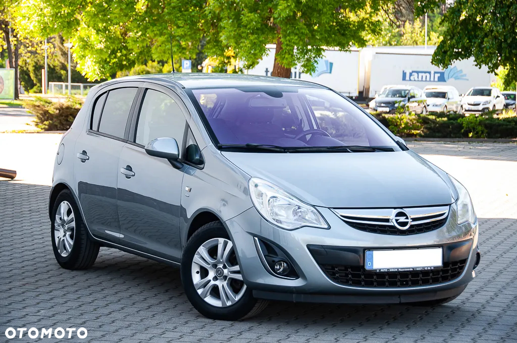 Opel Corsa 1.4 16V Satellite - 5