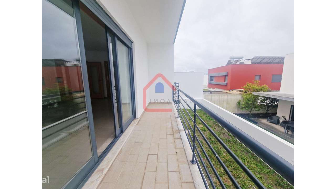 Moradia Isolada em Almada-13