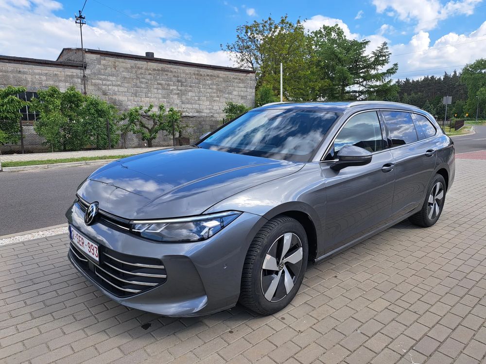 Volkswagen Passat B9 2.0 TDI EVO Business DSG 2025
