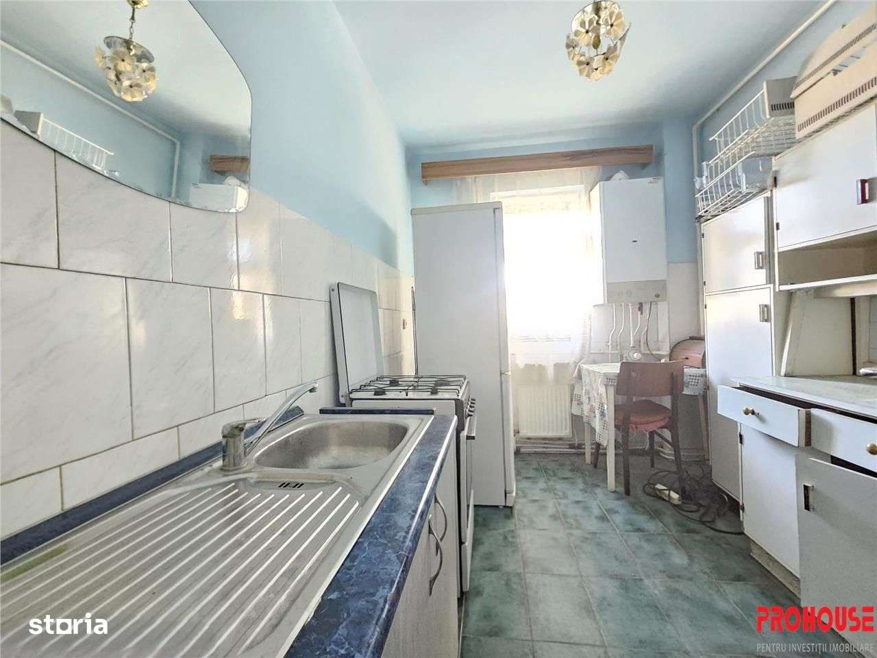 Buhusi - 3 camere  - etaj 3-5