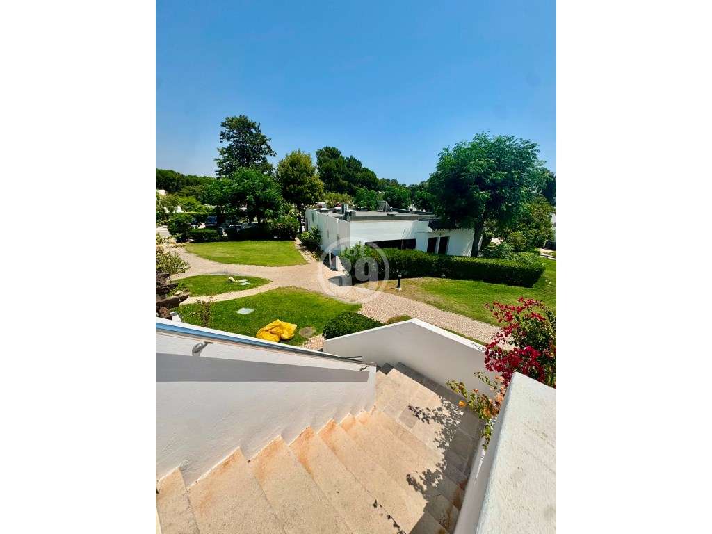 T1 com Três Terraços e Vista para a Piscina - Licença AL Ativa-20