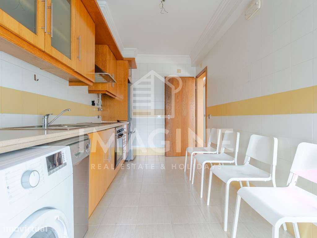 Apartamento T1 com excelentes áreas e parqueamento exterior privado...-19