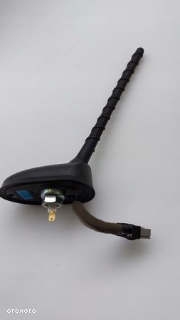 ANTENA DACHOWA GPS KIA RIO III 2011- 2017 - 1