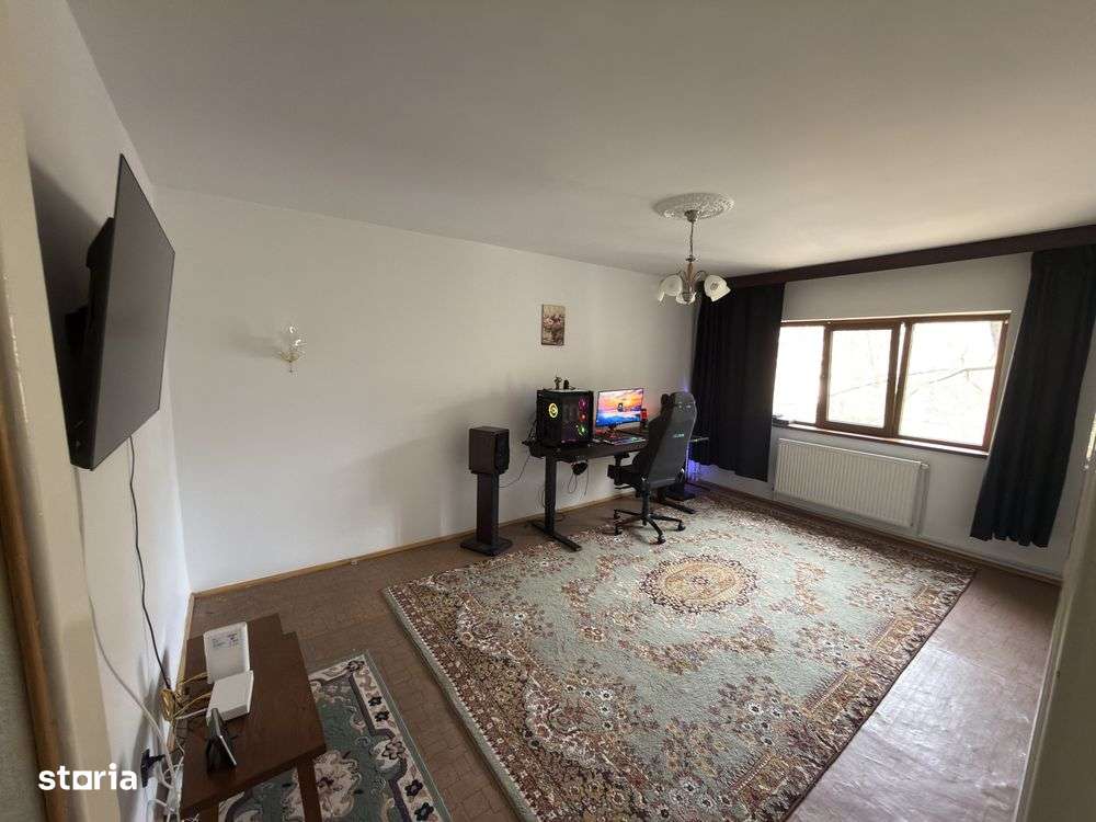 Apartament 2 camere decomandate, etaj 2 – zona Piata Centrala-1