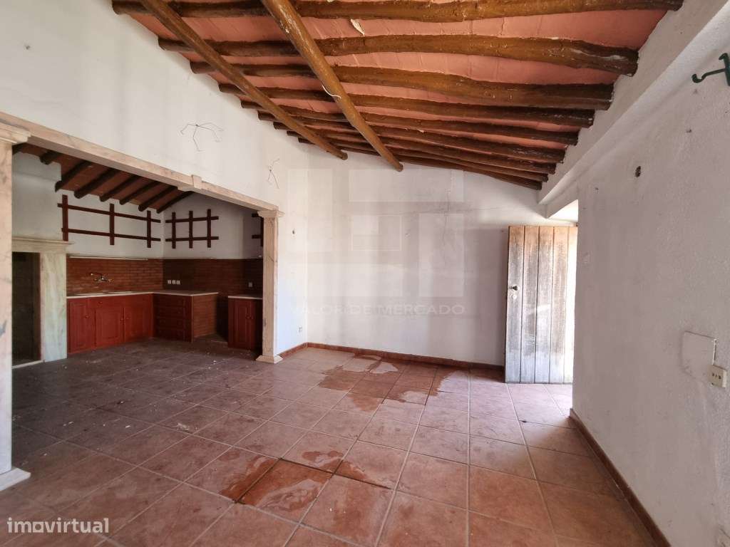 Apartamento T4+1 em Borba: Espaço, conforto e localização privilegi...-22
