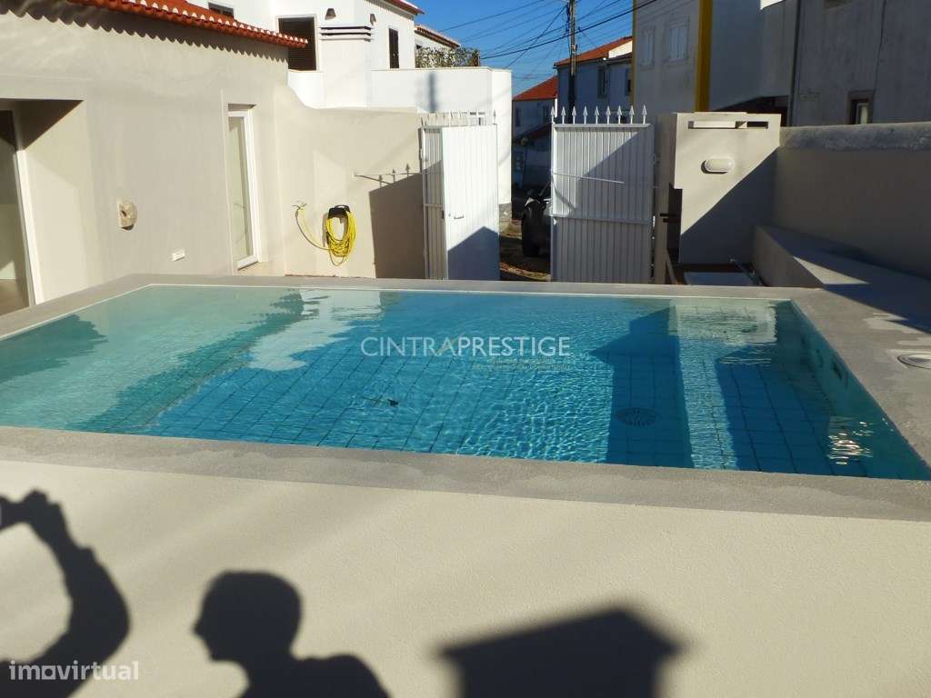 Moradia T2 totalmente recuperada em Almoçageme-35